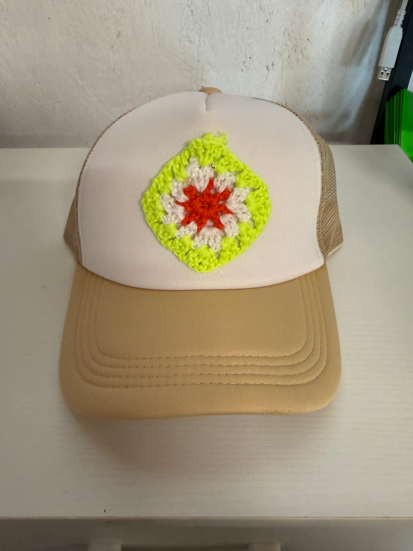 Granny square tan/lime